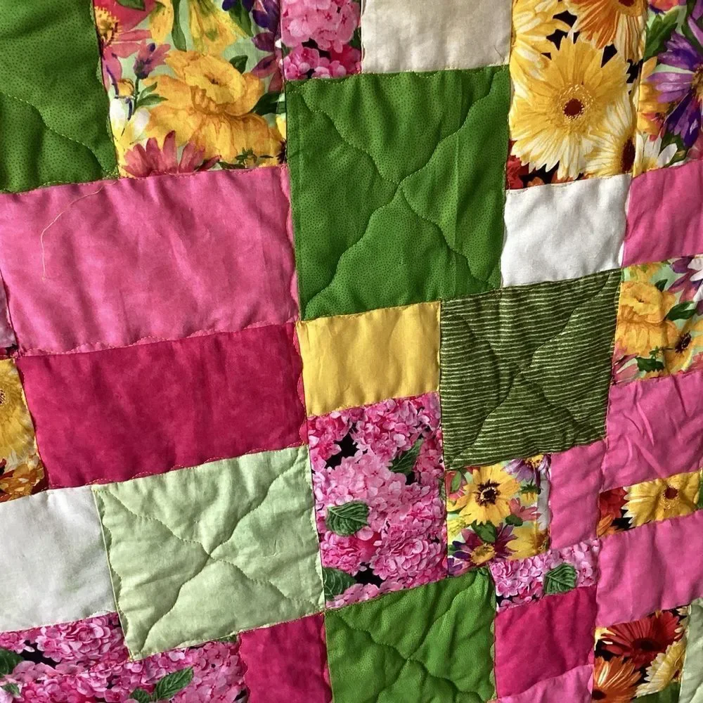 NWT Hand Crafted Field of Flowers Floral Patchwork Quilt - Greens Pinks, Yellows